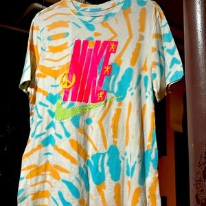 Nike39 tshirt medium really nice